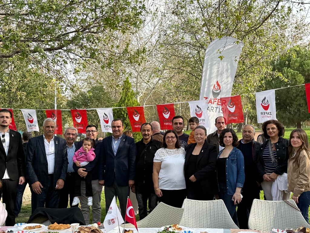 Bornova Zafer Partisi İlçe Başkanlığı’ndan anlamlı etkinlik
