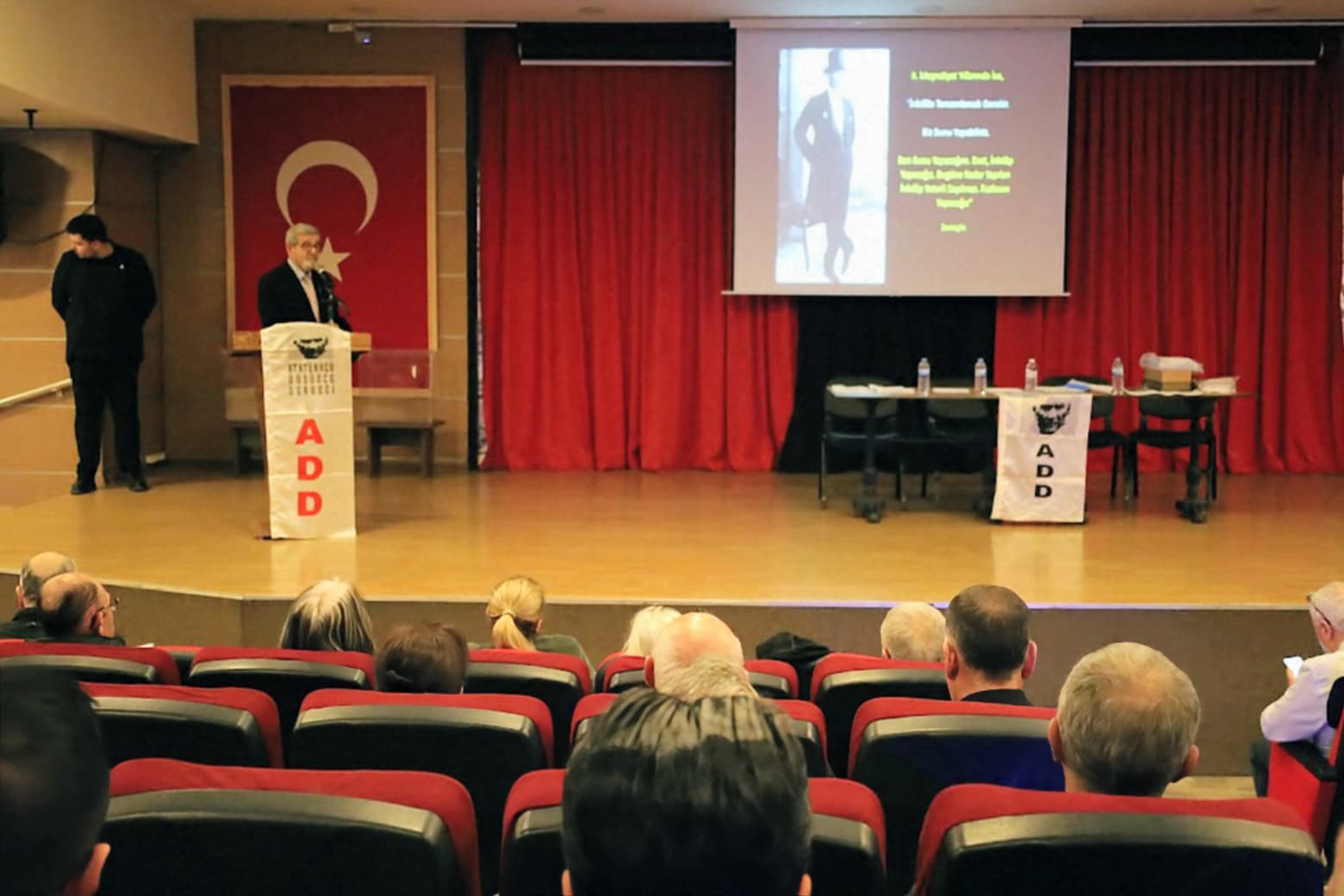 ADD GYK Üyesi Ahmet Gürel bir sunum gerçekleştirdi.