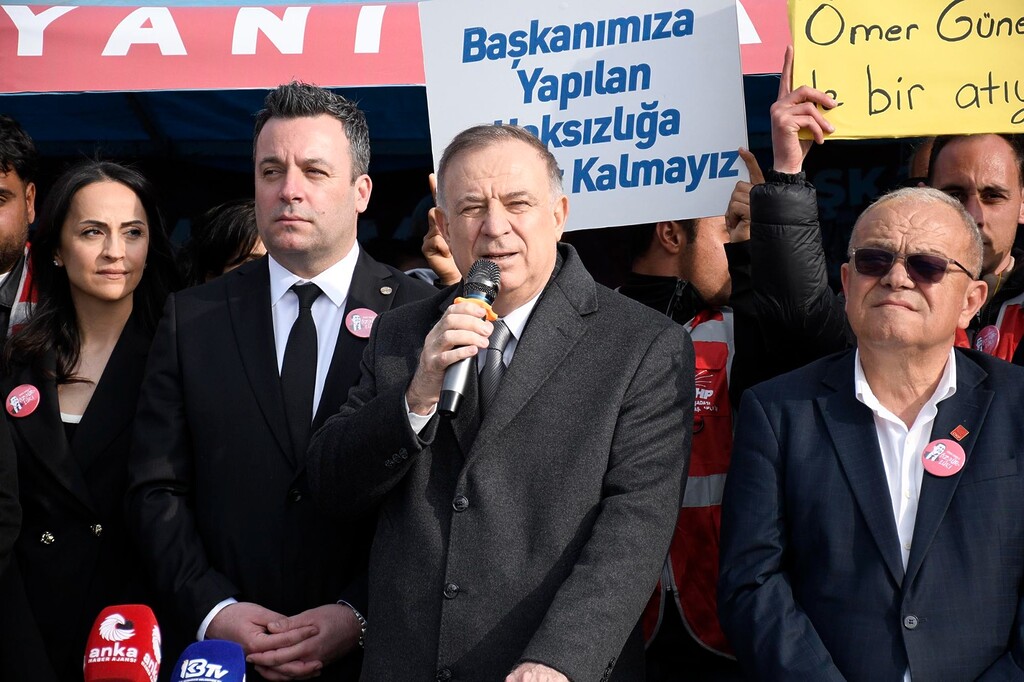 VEKİL BAŞKANDAN NET MESAJ “KUŞADASI’NIN SEÇİLMİŞ BELEDİYE BAŞKANI ÖMER GÜNEL’DİR”
