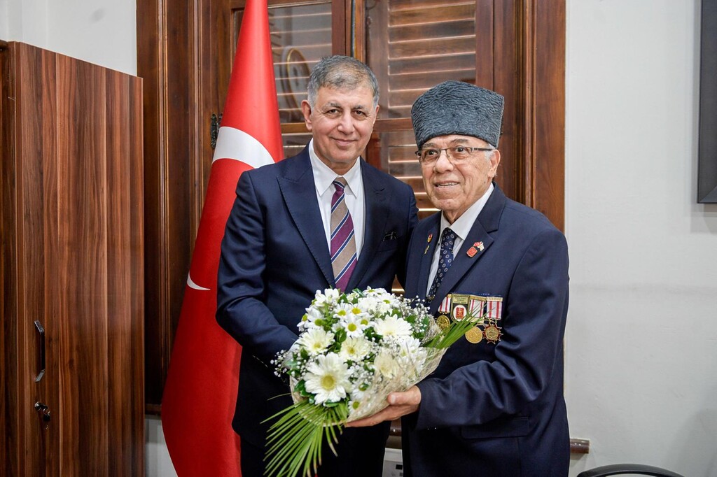 Başkan Tugay’dan şehit aileleri ve gazilere bayram ziyareti