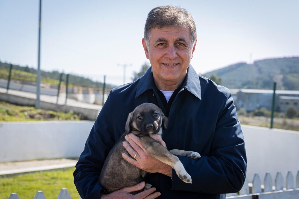Başkan Tugay’dan İzmirlilere çağrı: Yarım saatinizi ayırın, bir cana umut olun