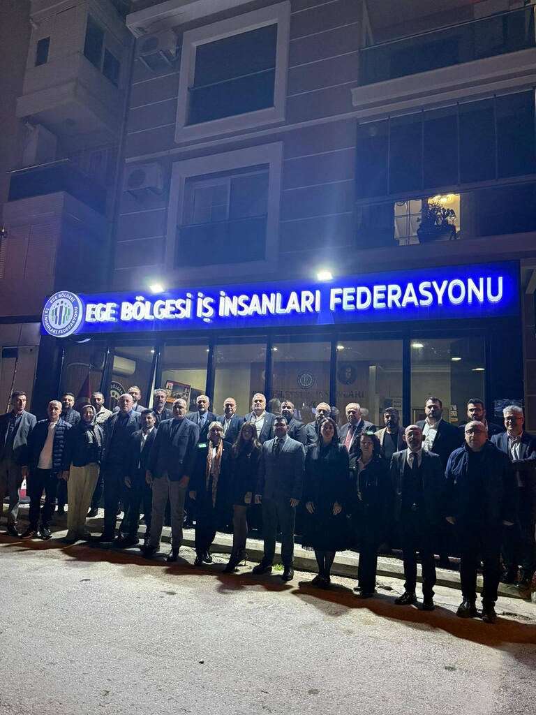 Ege İş Dünyası İftar Sofrasında Bir Araya Geldi: Birlik ve Beraberlik Mesajı