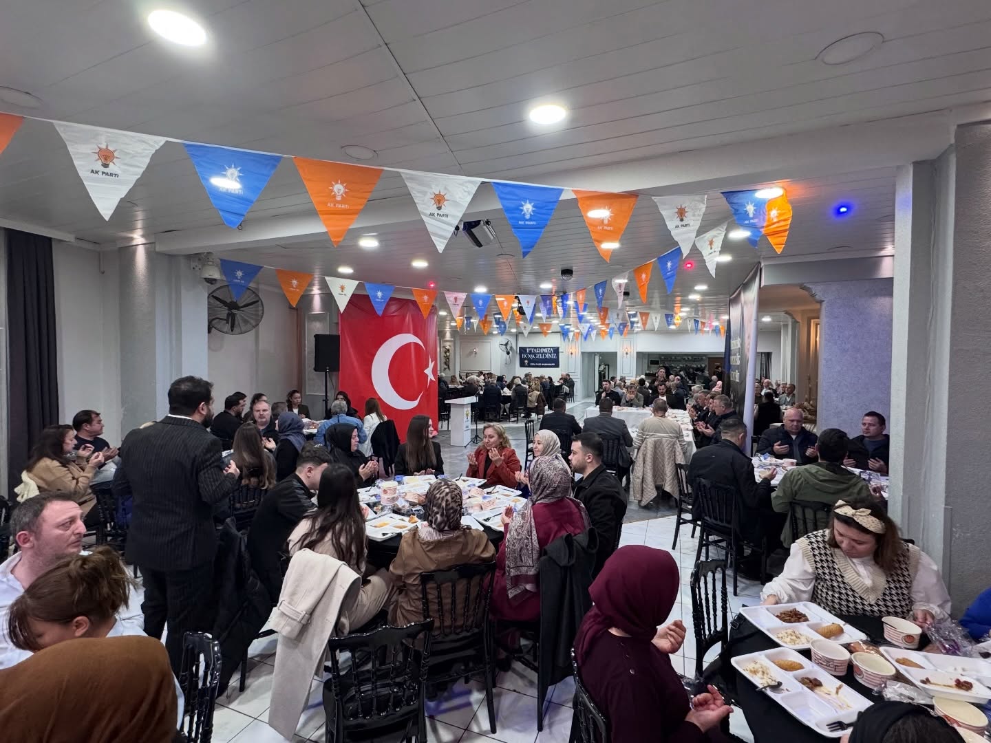 Çiğli’de Geleneksel İftar Sofrası: “Birlik ve Beraberliğimiz Daim Olsun”