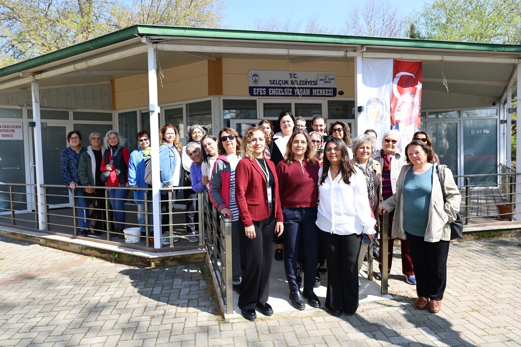 İZMİR BÜYÜKŞEHİR BELEDİYESİ’NDEN KADINLARA SAĞLIK EĞİTİMİ