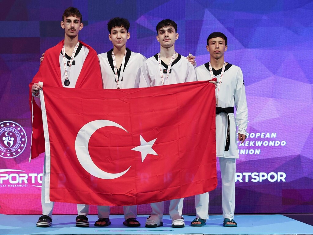 İzmir’in sporcularından uluslararası başarı