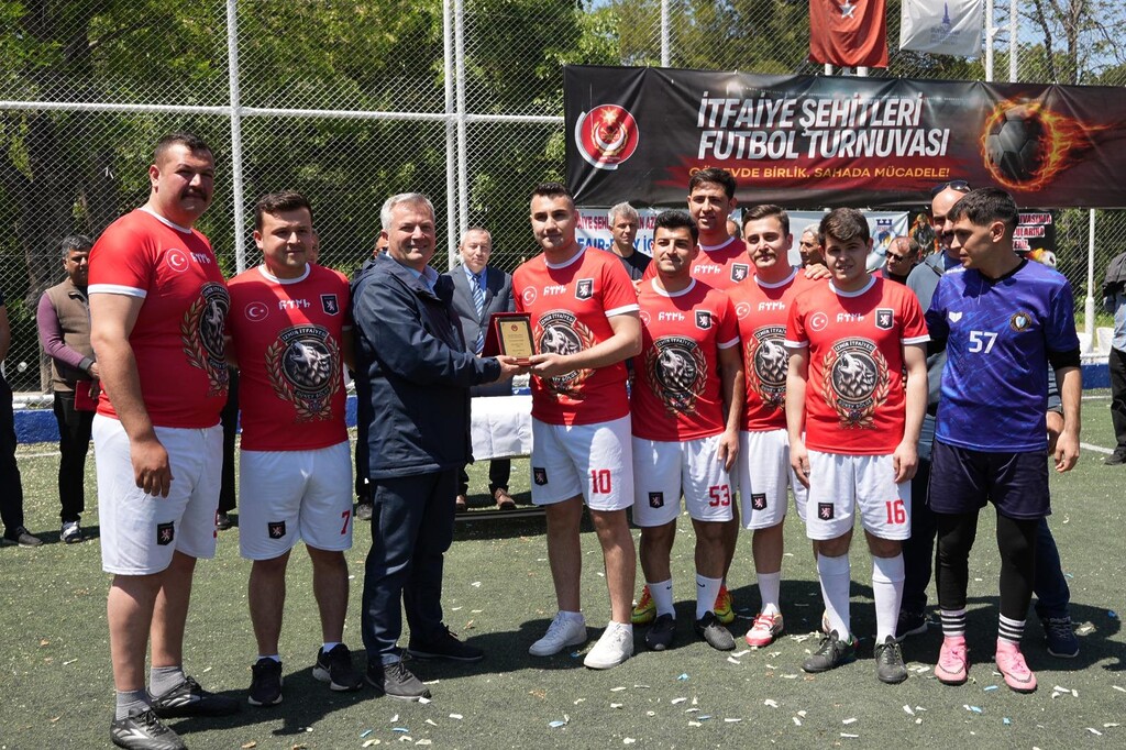 İtfaiyecilerden anlamlı turnuva