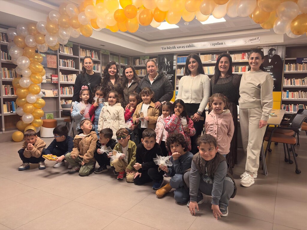 KÜTÜPHANE HAFTASI DOPDOLU: MÜZİK, RESİM VE YARATICI DRAMA BİR ARADA