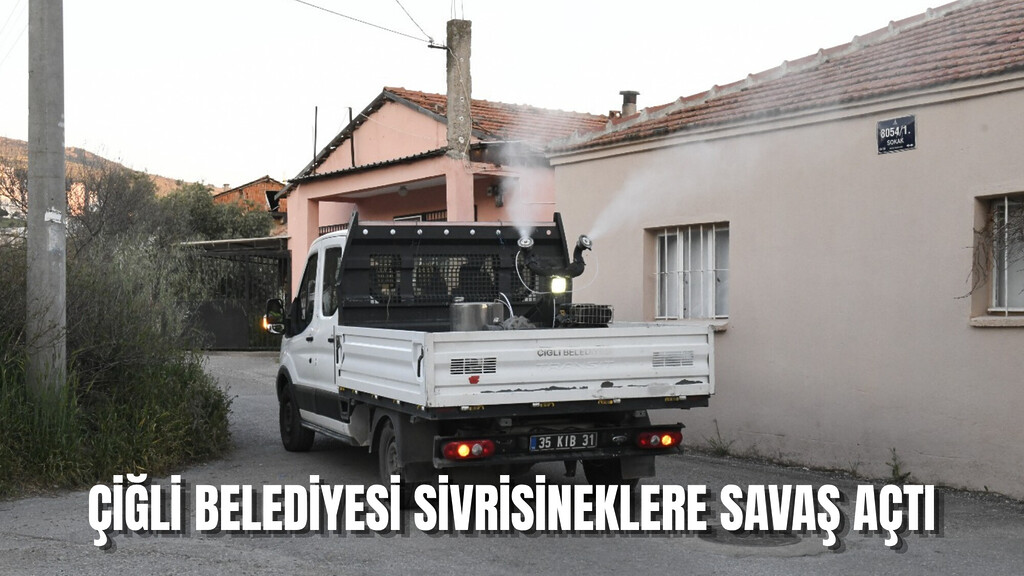 Çiğli Belediyesi ilaçlama aracı ve personeli sokaklarda haşere mücadelesi yapıyor