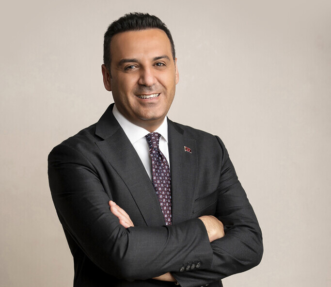 Çiğli Belediye Başkanı Onur Emrah Yıldız - Resmi Fotoğraf