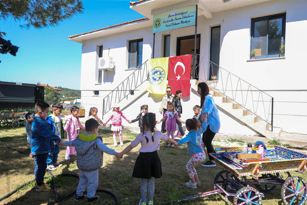 Minik öğrenciler Tarım Okulu’nda doğayla buluştu