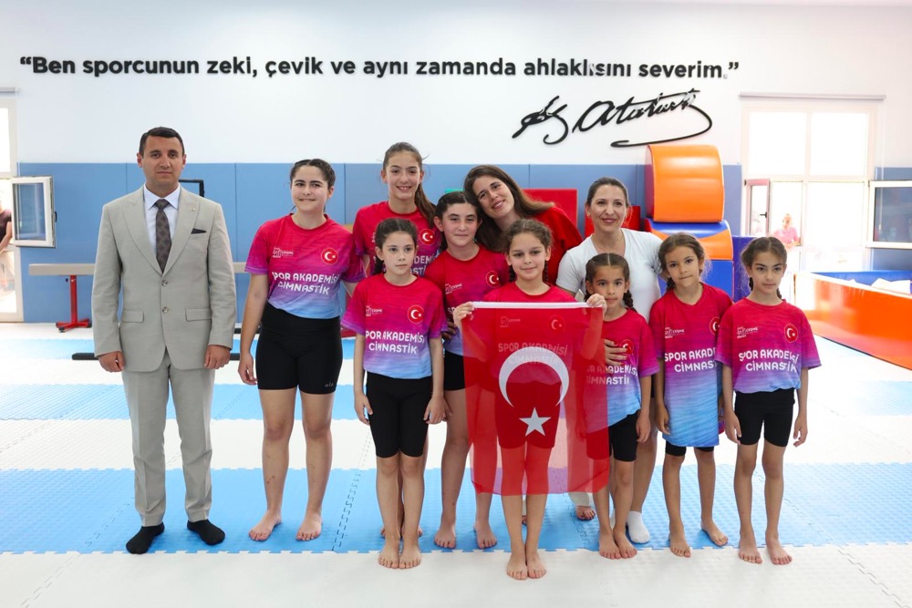 Çeşme’de 19 Mayıs coşkusu Ilıca Atatürk Kültür ve Spor Merkezi’nin açılışıyla taçlandı