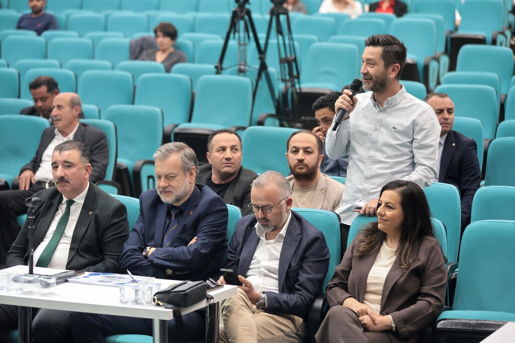 Bakan Mutlu: Konak’ta dayanışmayla hizmete devam ediyoruz