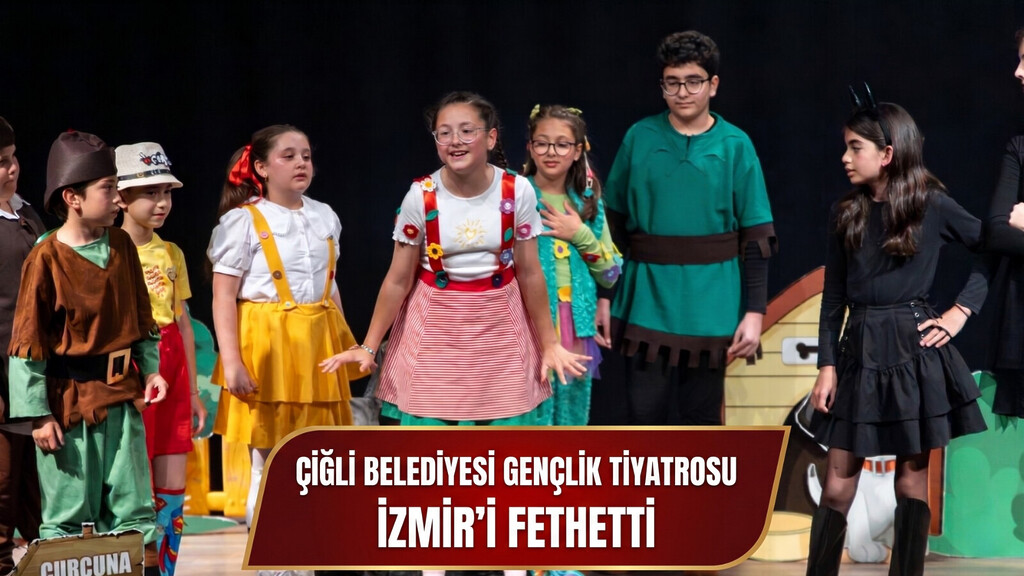 Çiğli Belediyesi Gençlik Tiyatrosu ekibi sahnede oyun sergilerken.