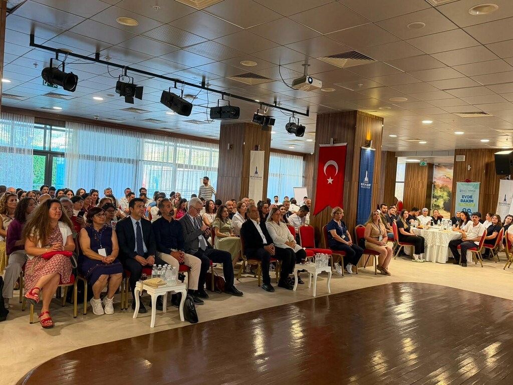 On binlerce yurttaşa evinde şifa