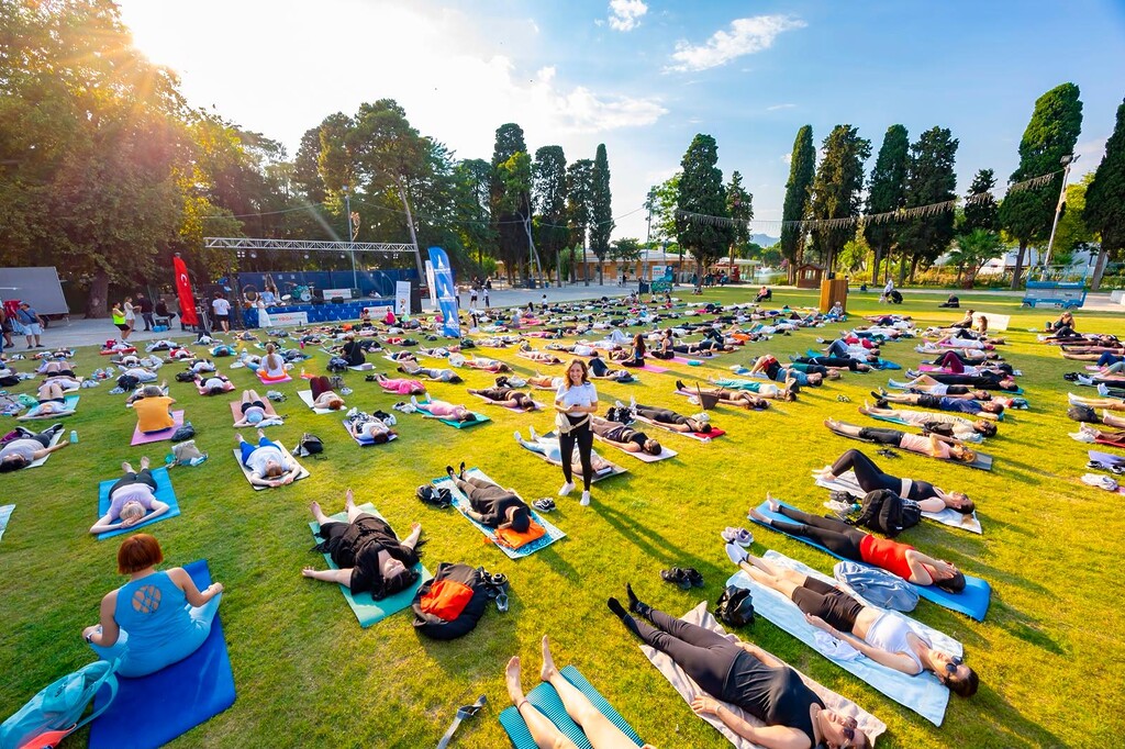 Matlar çimlere serildi Kültürpark’ta yoga rüzgârı esti