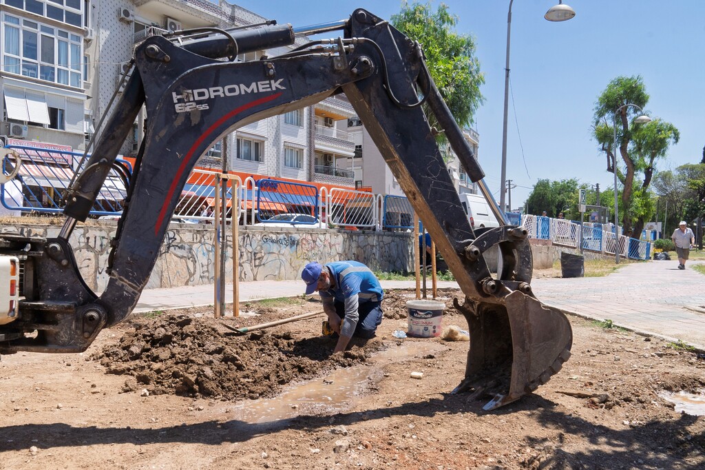Şirinyer Parkı eski günlerine kavuşuyor