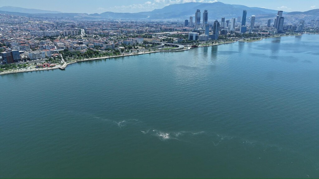 İzmir Körfezi’nde 14’üncü kez kirlilik tespit edildi