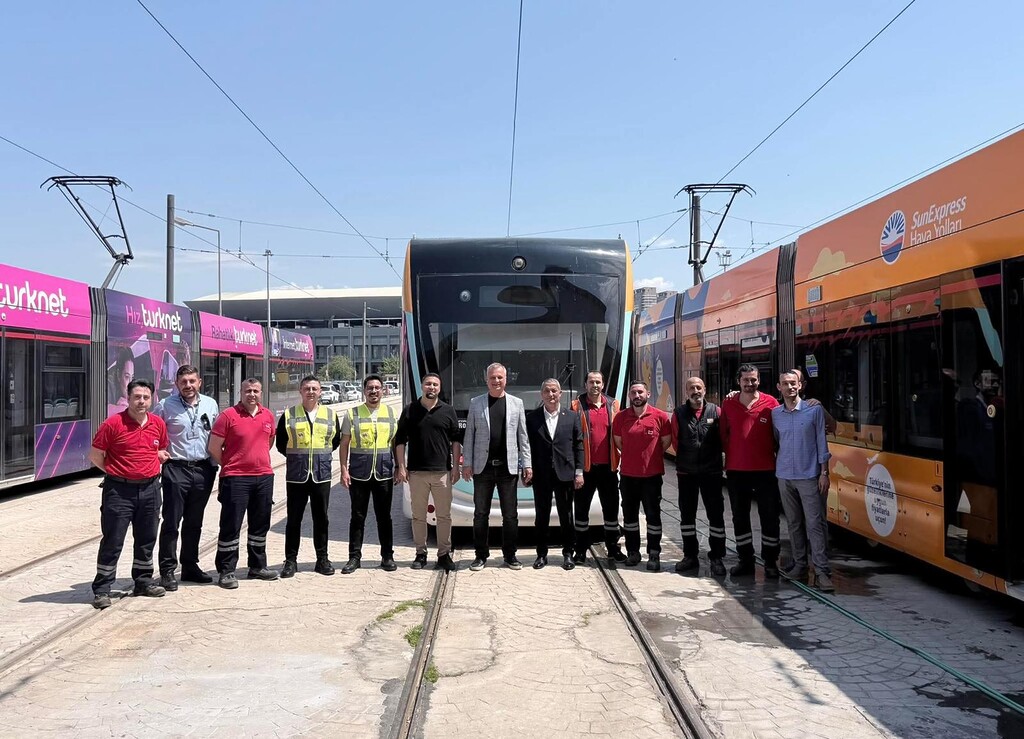 İzmir Metro araçlarını kendi gücüyle yeniliyor