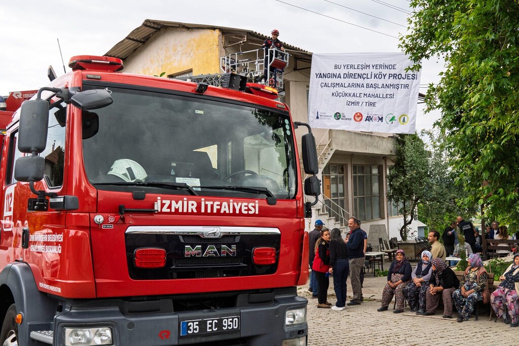 Traktörler hazır gözler ormanda