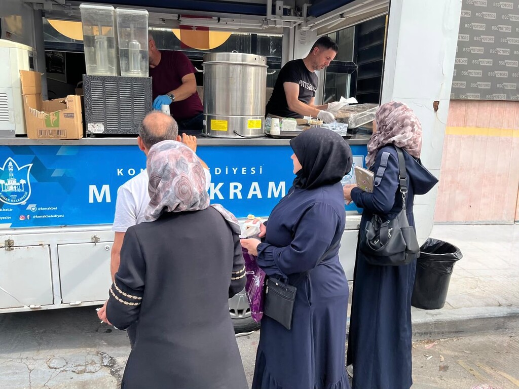 Konak Belediyesi’nden öğrenci ve velilere sınav desteği