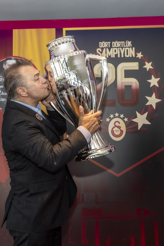Yenilenen Galatasaraylılar Lokali törenle açıldı