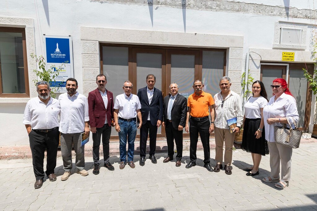 Başkan Tugay, Kemeraltı esnafıyla buluştu “Tek derdimiz işimizi iyi yapmak”