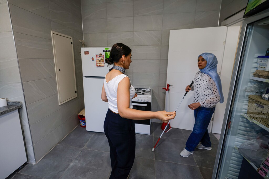 Bir kahve, bir saç örgüsü; bir adım daha bağımsız yaşam