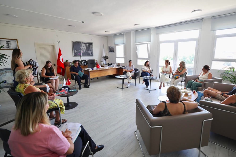 Başkan Lâl Denizli, Halk Günü buluşmalarında vatandaşları dinlemeye devam ediyor
