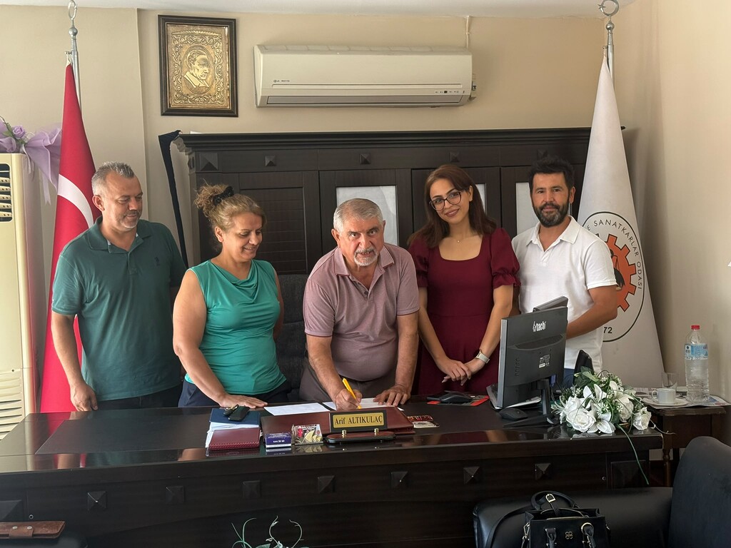 Başkan Altıkulaç’tan Esnaf İçin Önemli İmza. Beyaz Gelecek Akademi’yle Eğitim Protokolü Yapıldı