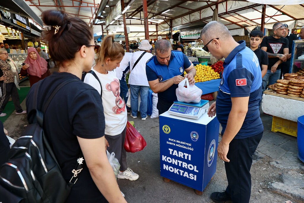 Buca’nın pazarlarında güvenli alışveriş dönemi