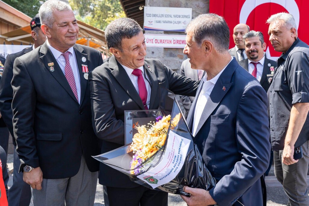 Başkan Tugay, şehit aileleri ve gazilerle buluştu “Şehit ailelerimiz ve gazilerimiz baş tacımız”