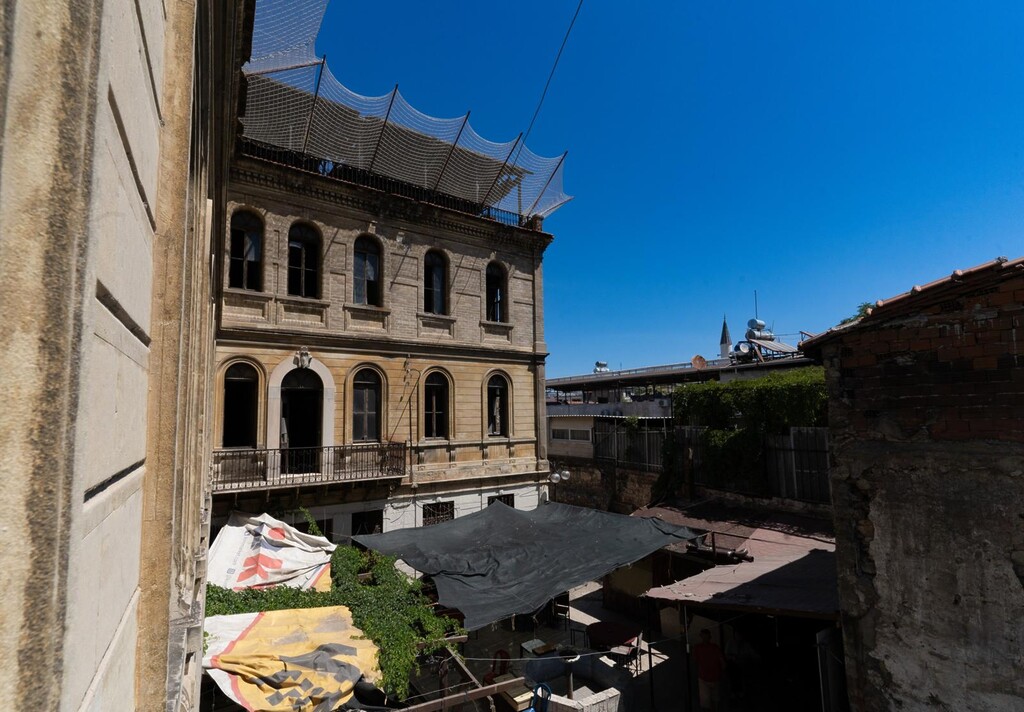 İzmir’in simge yapısı Cihan Palas yeniden hayat buluyor