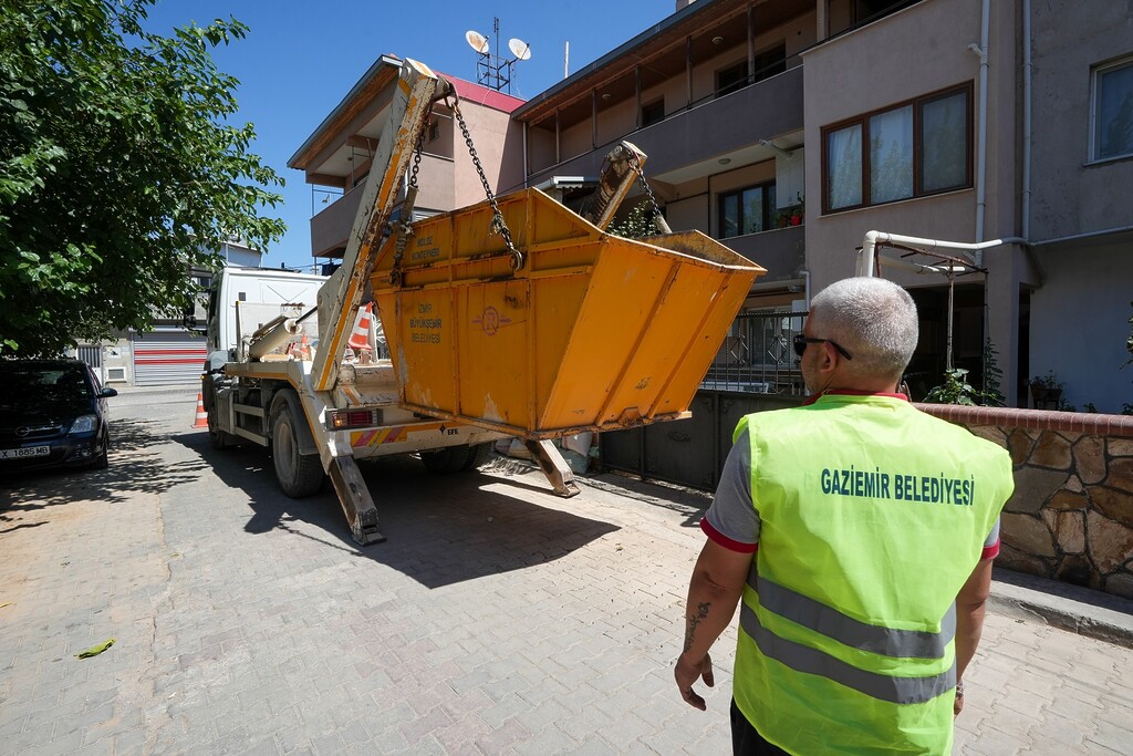 Gaziemir Belediyesi’nden çevreyi kirletenlere karşı güçlü mücadele