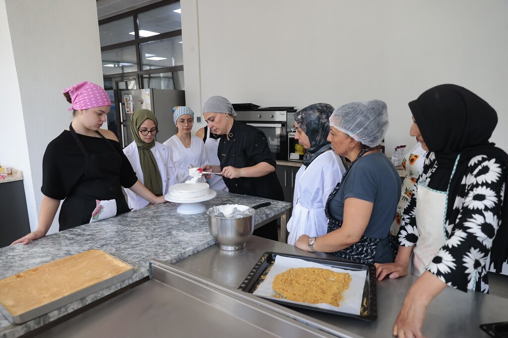 Konak’ın en ‘tatlı’ kursu çok sevildi