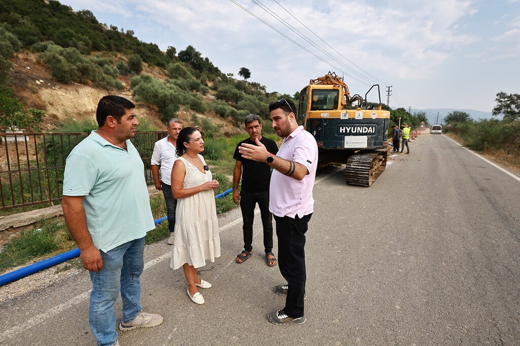 EFES SELÇUK’TA YOLLAR YENİLENİYOR: 40 YILDIR BEKLENEN YOLDA ÇALIŞMALAR BAŞLADI