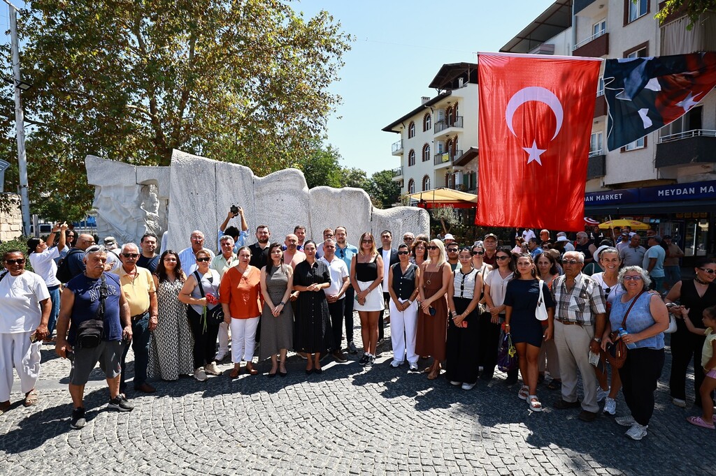 BAŞKAN FİLİZ CERİTOĞLU SENGEL: “BÜYÜK TAARRUZ, CUMHURİYETİN, MÜCADELENİN VE BAĞIMSIZLIĞIN RUHUDUR”