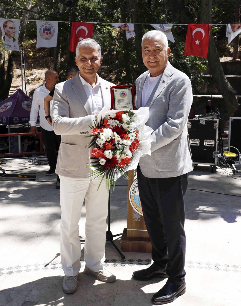 KESİAD ve Kemalpaşa Belediyesi’nden coşkulu toplu sünnet şöleni