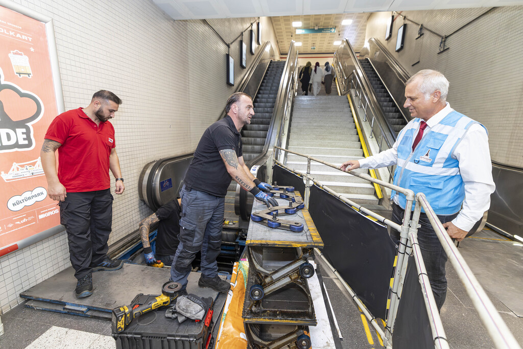 Metro’nun yürüyen merdiven ve asansörlerine yakın takip