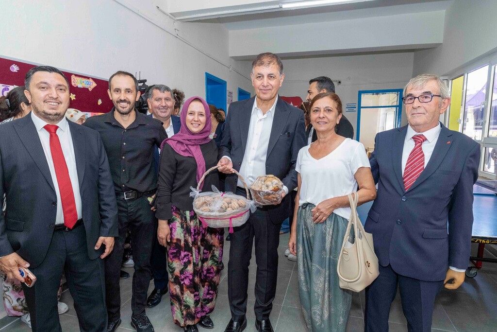 Kızıloba İlkokulu yenilendi çocuklar bayram etti