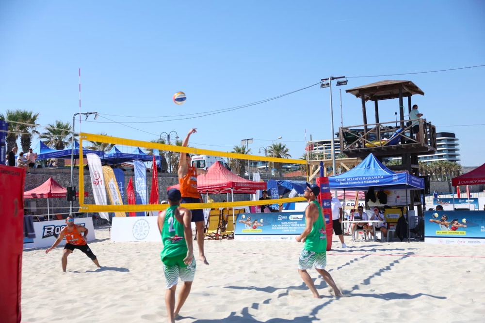 Çeşme’de Uluslararası Grand Slam Plaj Voleybolu heyecanı yaşandı